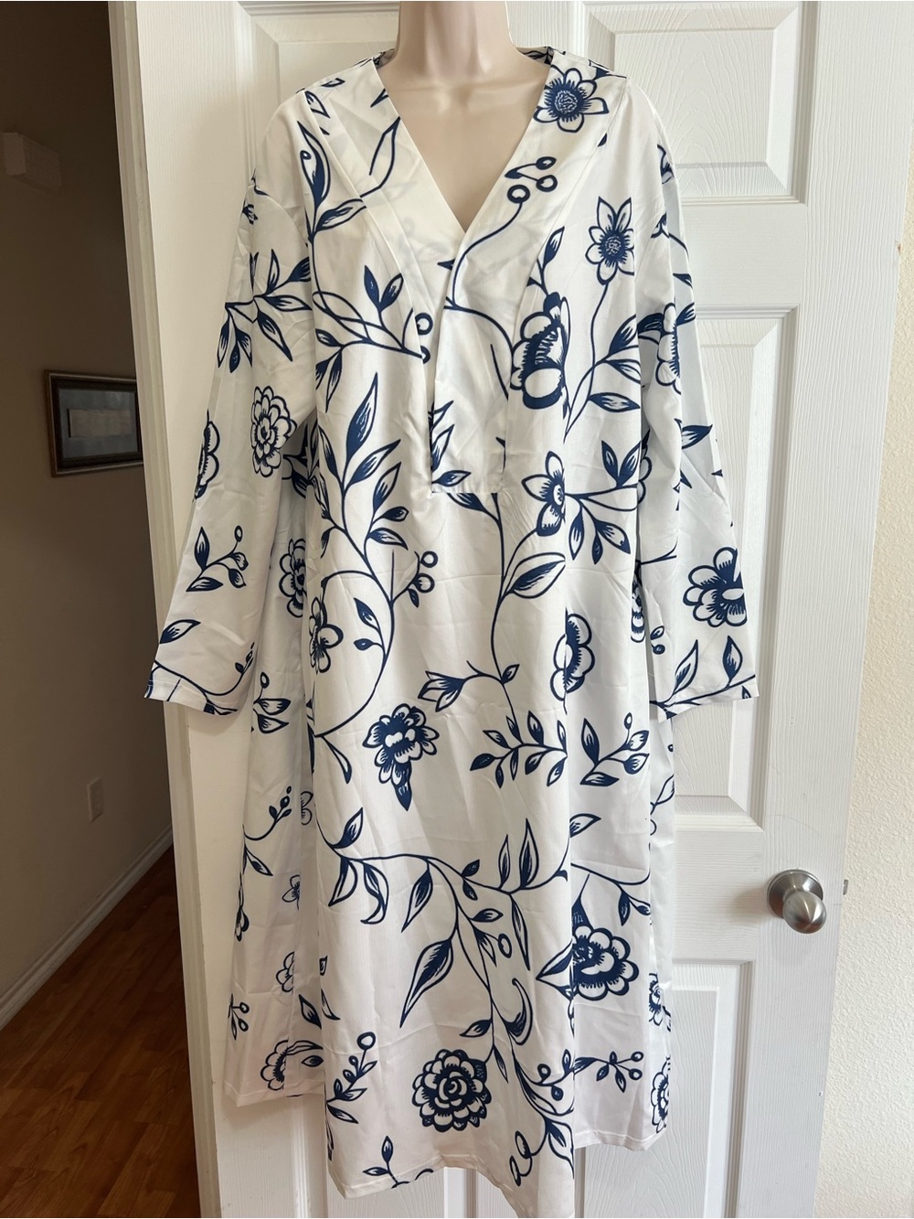 Ladies Loungewear Long Sleeve XL New Unbranded Blue & White Polyester v-neck